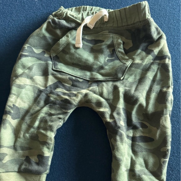 BABY GAP Camo Kids Jogger Pants(NWOT) keep your baby stylish and comfy-zoom in👀 - Picture 1 of 5